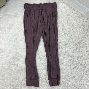 Lululemon Lost in Leisure Crop Jogger Antique Bark